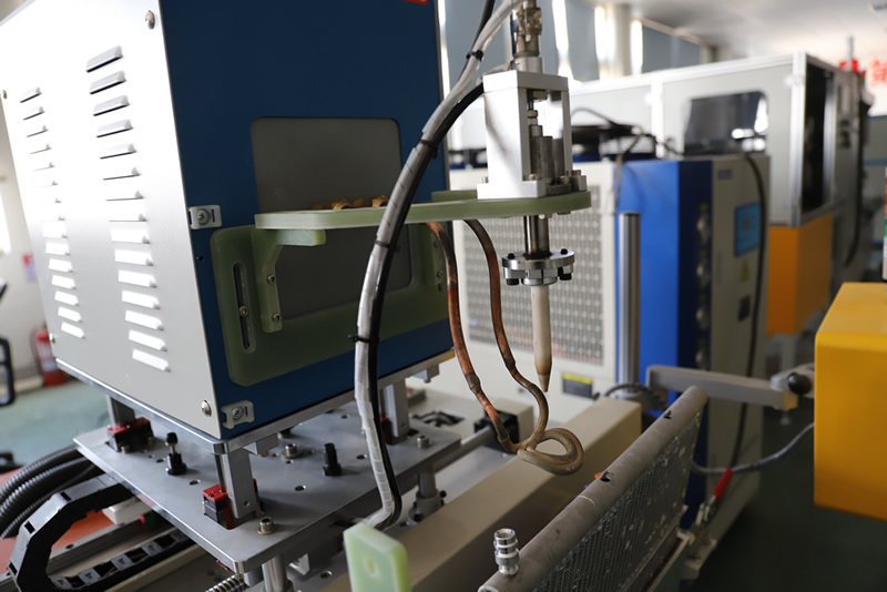  . JYP-SNB01感應加熱水冷板焊接釬焊機