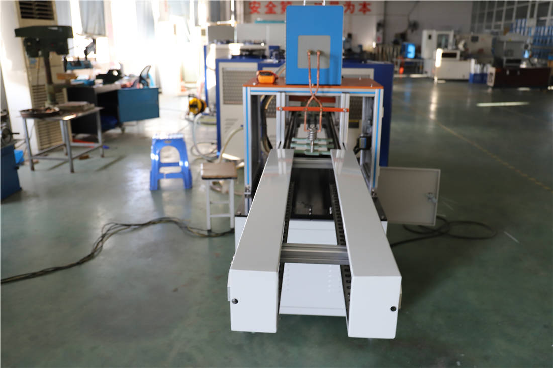 直線式全自動感應釬焊設備 . 直線式高頻加熱散熱器釬焊機