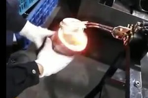 內(nèi)孔退火加熱機現(xiàn)場視頻案例